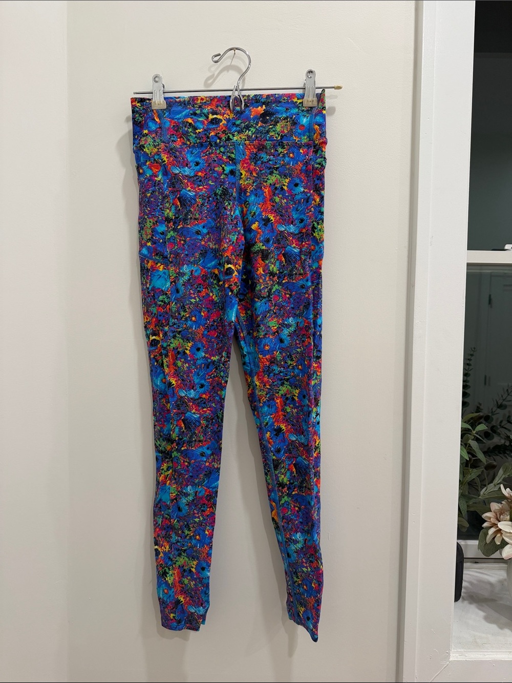Vibrant Blue Multicolor Active Leggings